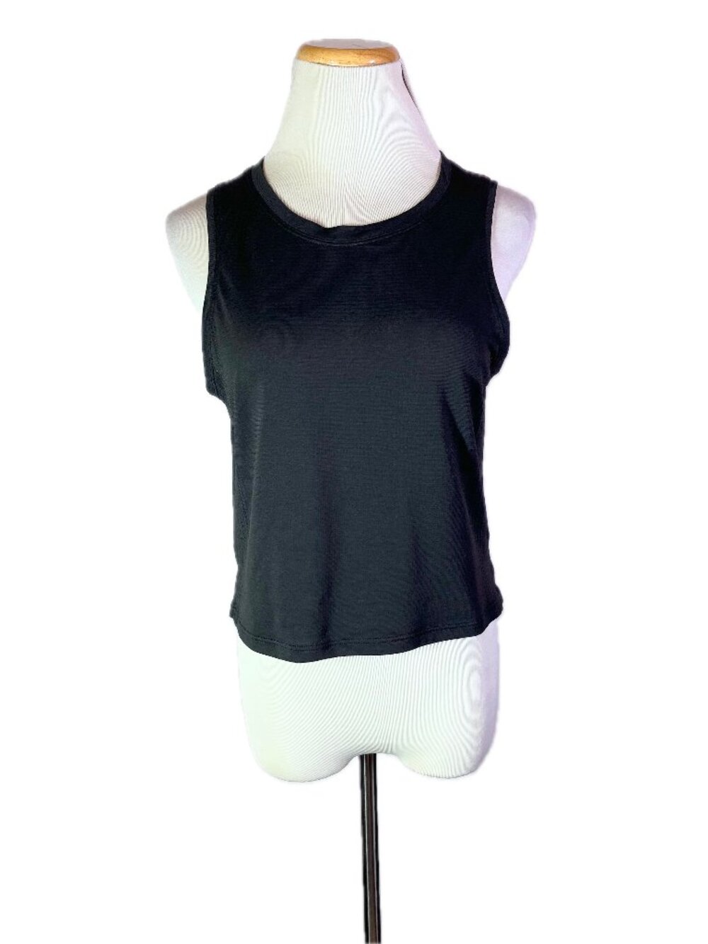 Lululemon Size 8? Train to Be Tank Black Muscle Cropped Perforated
